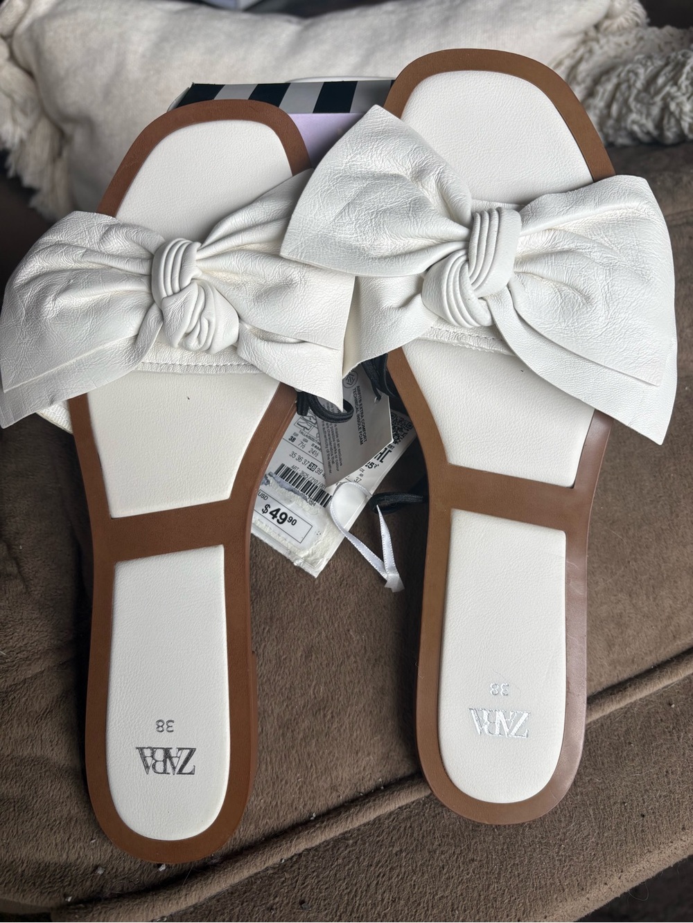 Zara White Bow Slide Sandals with Tan Trim